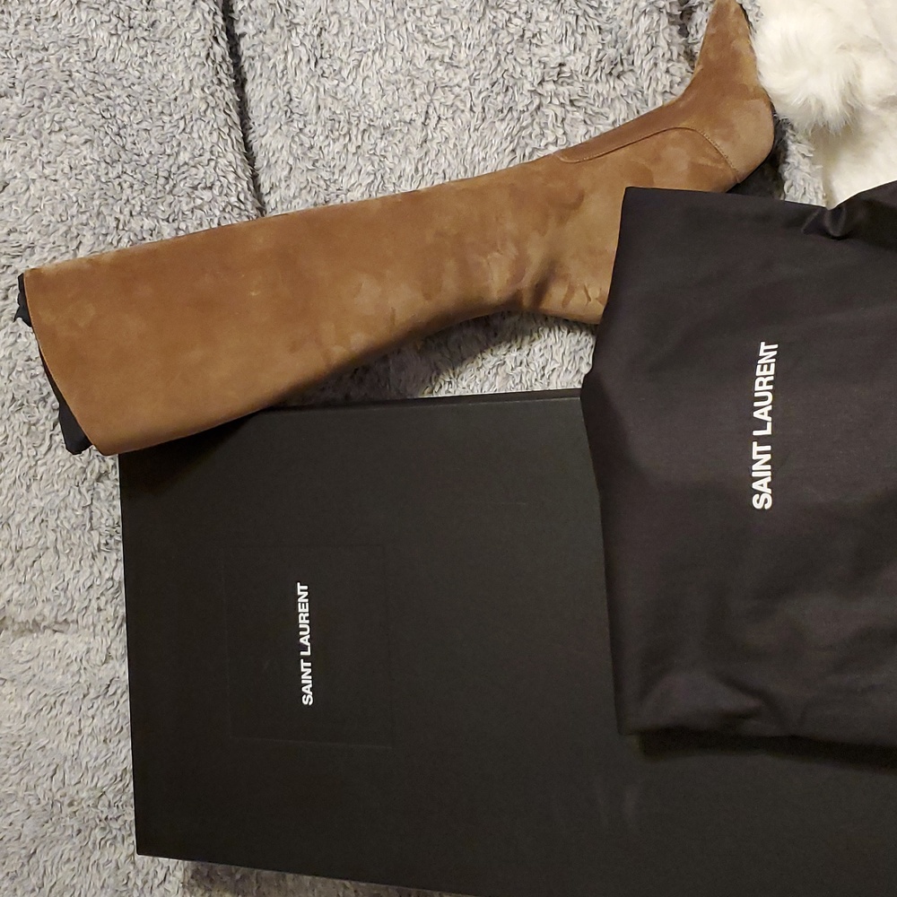 Saint Laurent - Picture 5 of 9